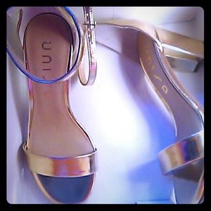 Woman's Unisa heels